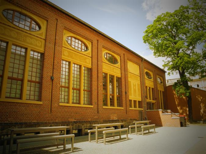 Joliot-Curie-Gymnasium Innenhof 2