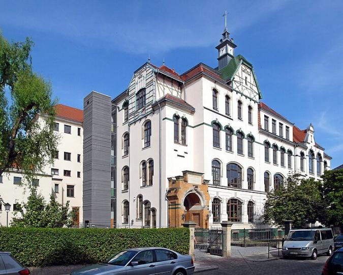 Blick Haupteingang