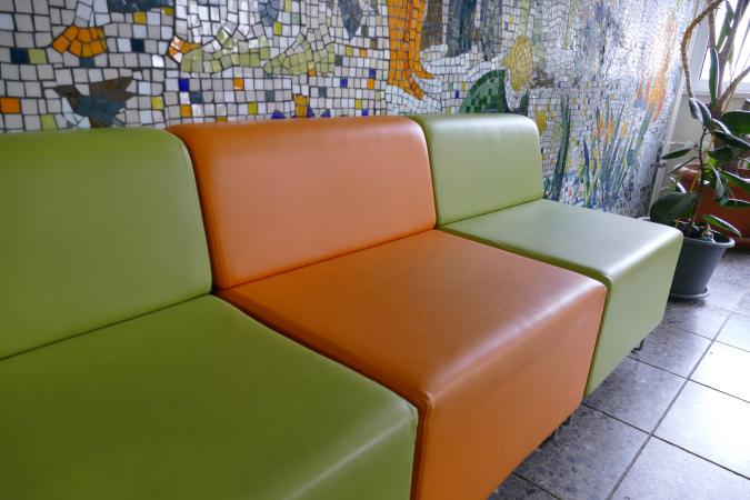 Foyer mit Sitzgelegenheit