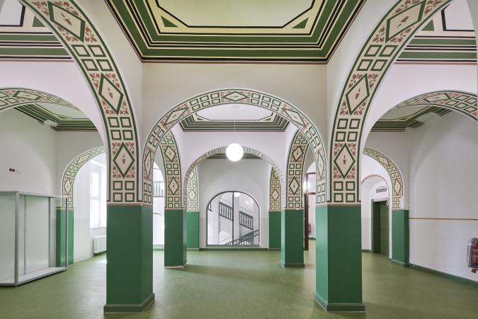 Blick in den Säulengang