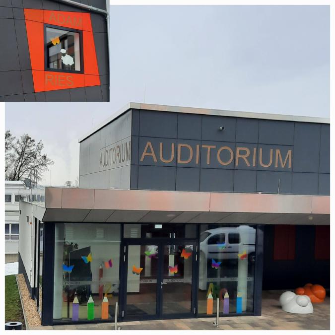 Der Eingang zum Auditorium.